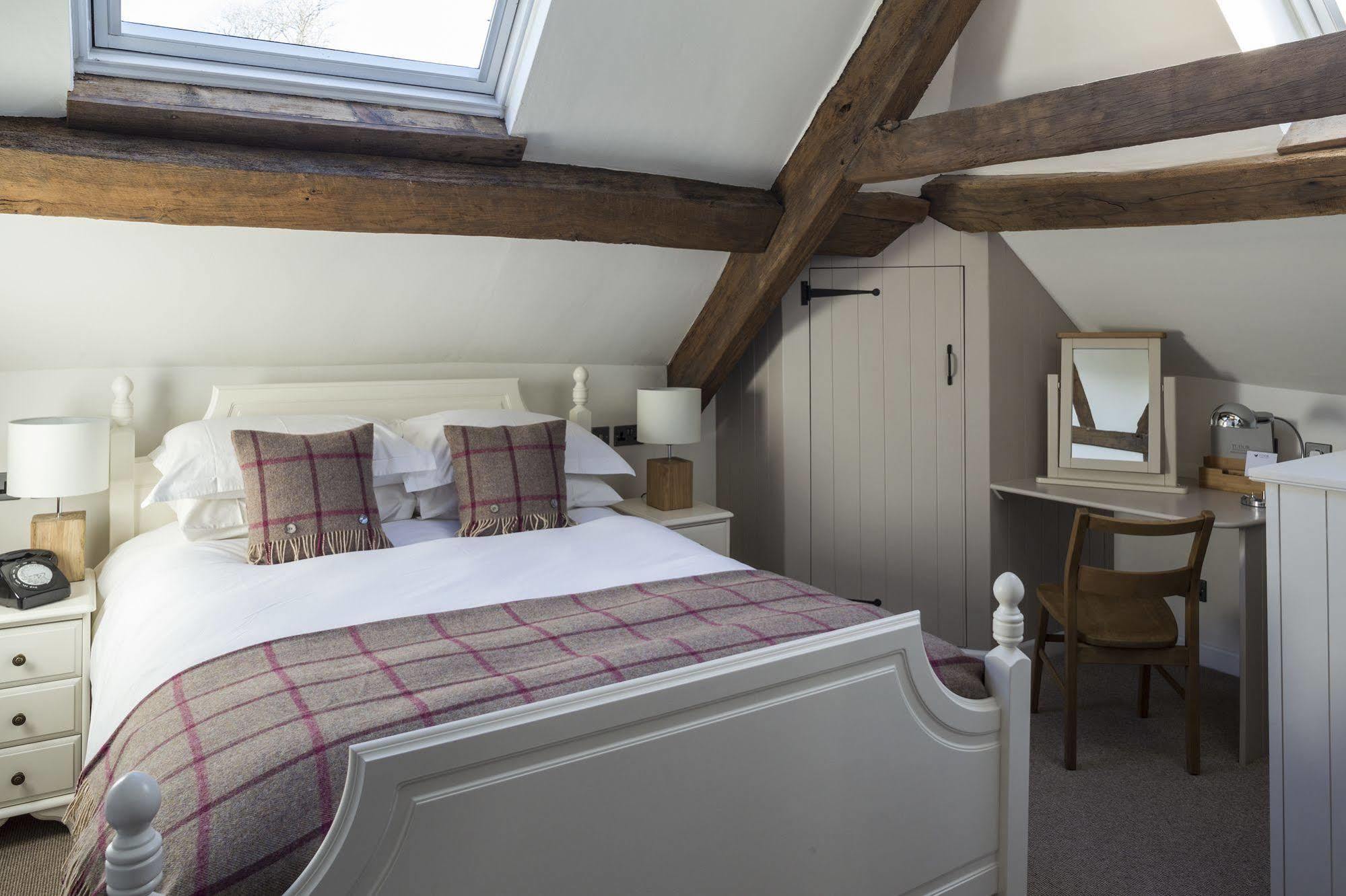 Clearwell Tudor Farmhouse Hotel מראה חיצוני תמונה